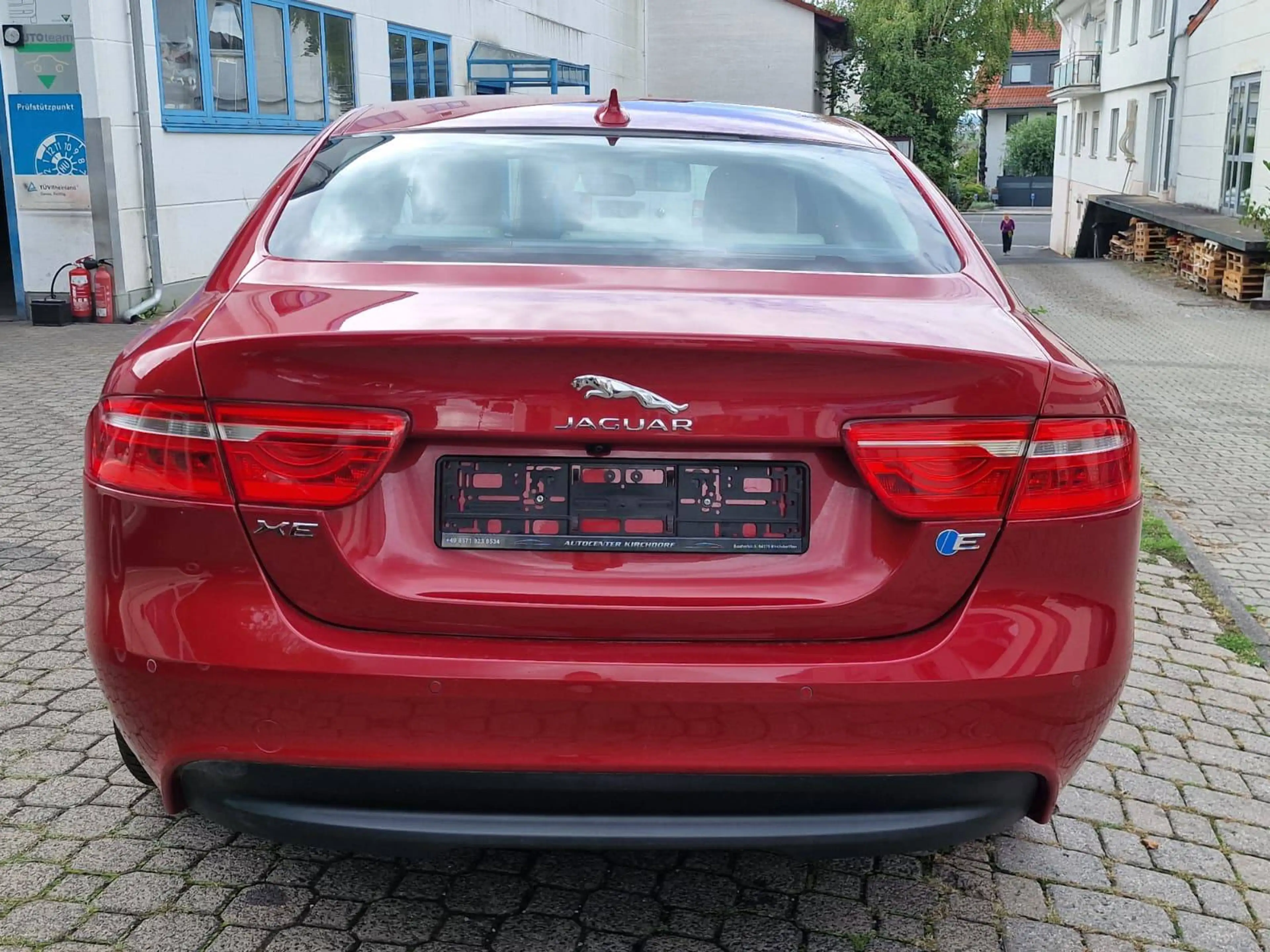 Jaguar XE Prestige — photo 4