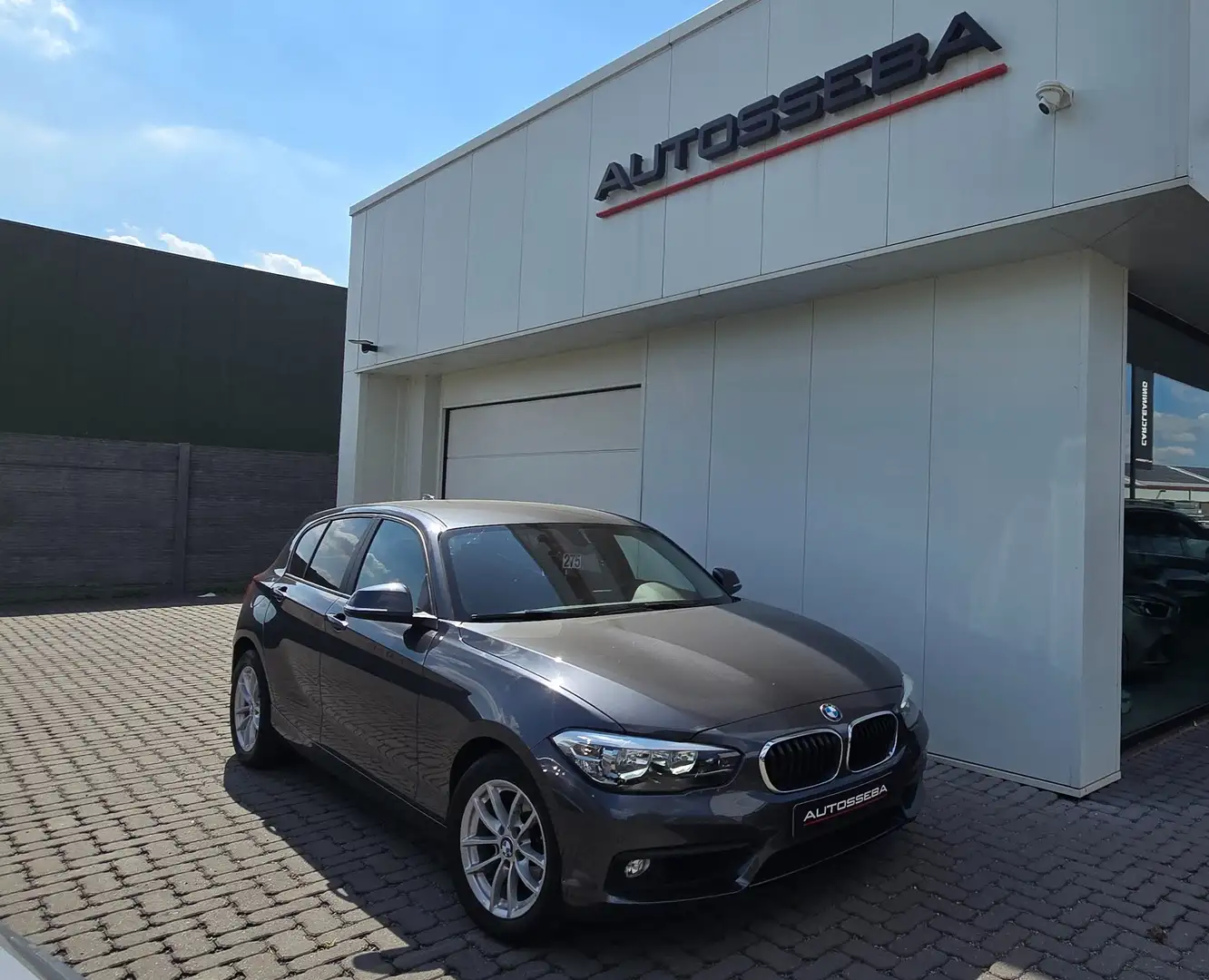 BMW 118 i Aut. Navi/pdc/Leder **GARANTIE** Gris - 1
