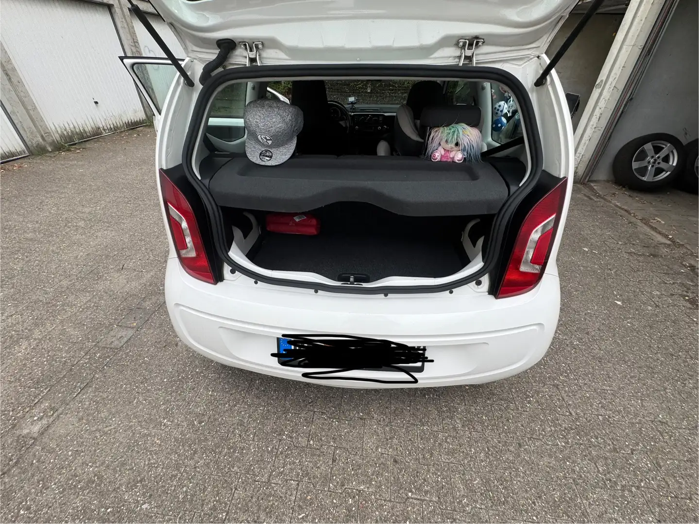 Volkswagen up! white - 2