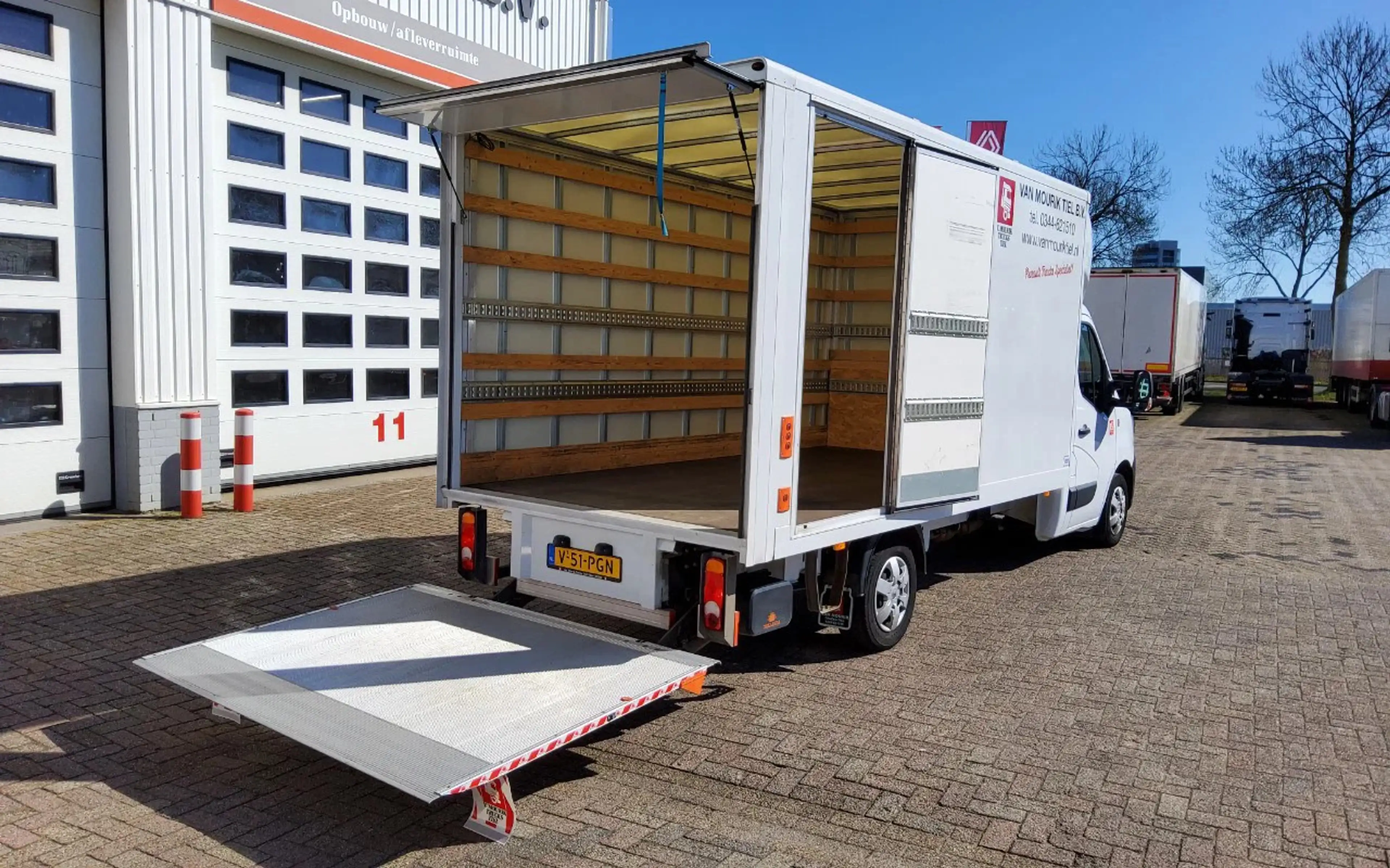 Renault Master 165.35 - V-51-PGN - OPBOUW + LAADKLEP 750 KG. - EU — photo 2
