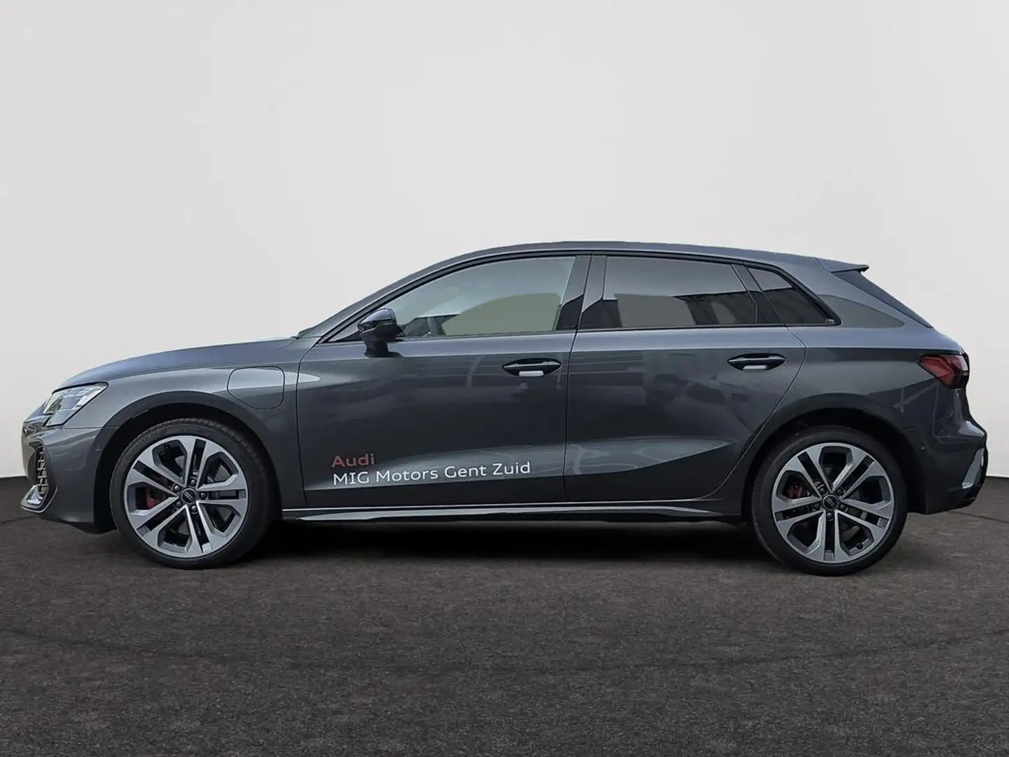 Audi A3 Sportback PHEV Competition 45 TFSIe Grau - 2