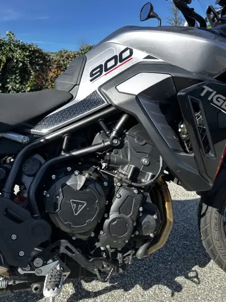 Triumph Tiger 900 - foto 8