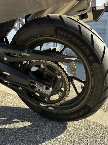 Triumph Tiger 900 - foto 2