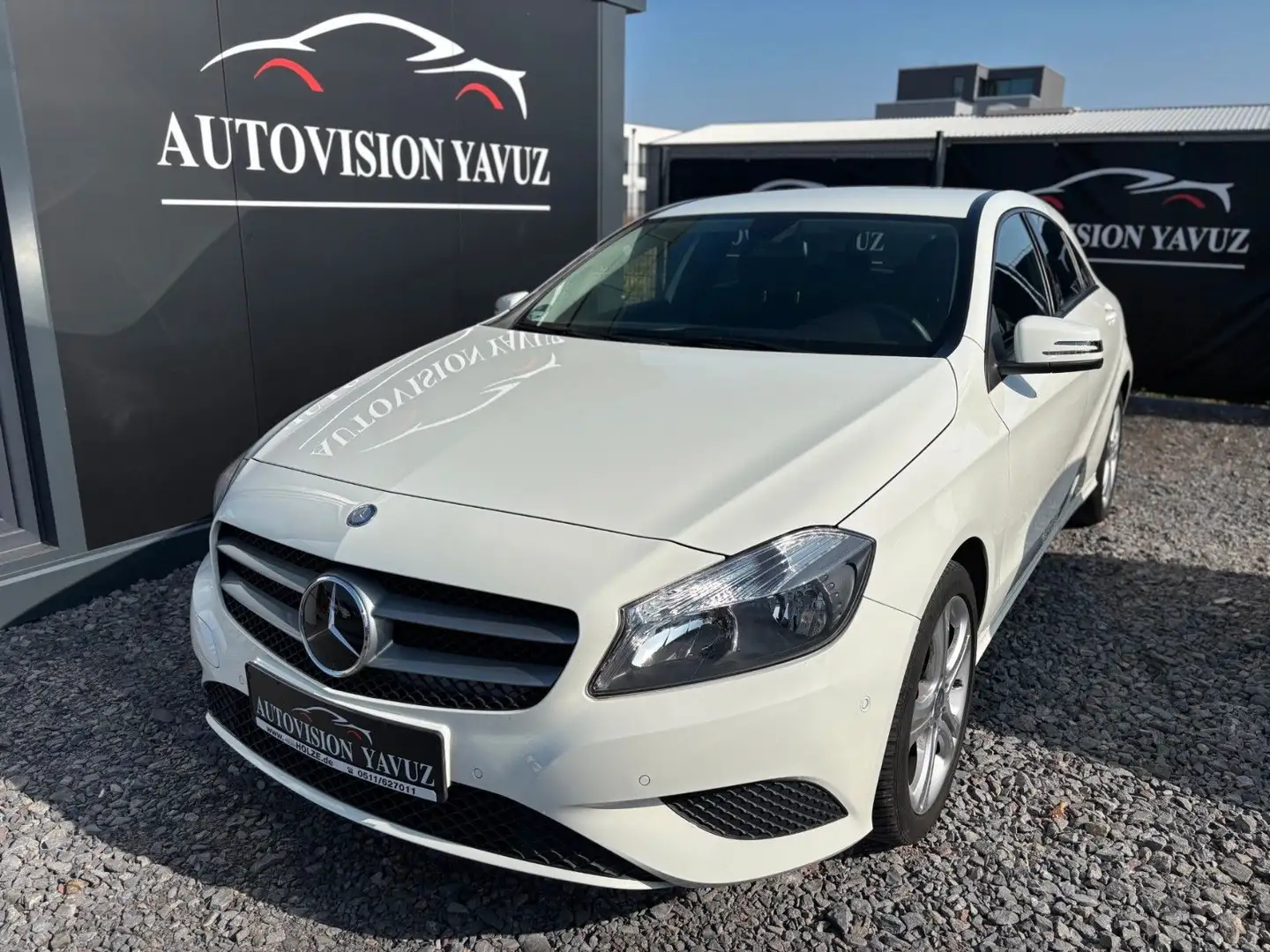 Mercedes-Benz A 180 A -Klasse A 180 BlueEfficiency Weiß - 1