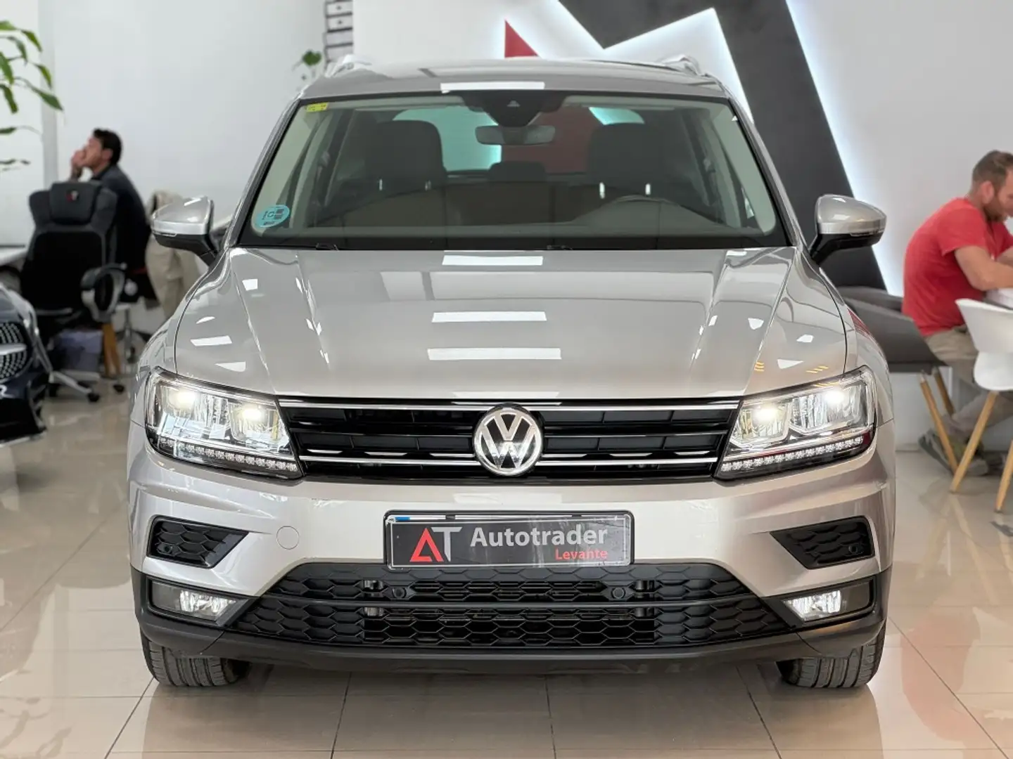 Volkswagen Tiguan 1.5 TSI Advance DSG 110kW Argent - 2