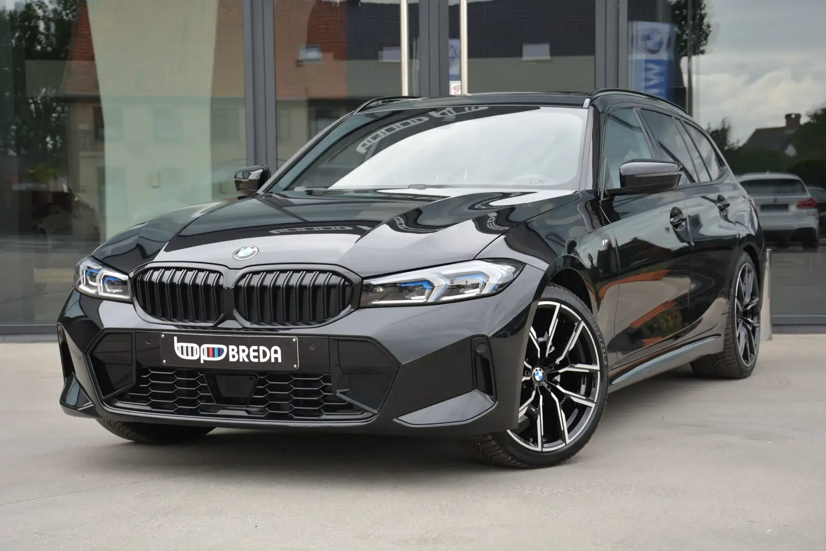 BMW 320 i Touring M-Sport/PANO/ACC/HUD/Trekhaak/Alu 19" Nero - 2