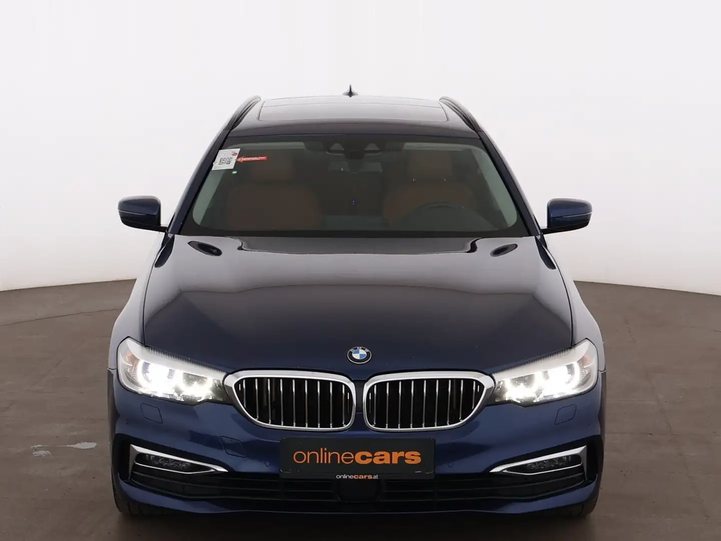 BMW 520 d Touring Luxury Line Aut LED SKY AHK LEDER Blau - 2