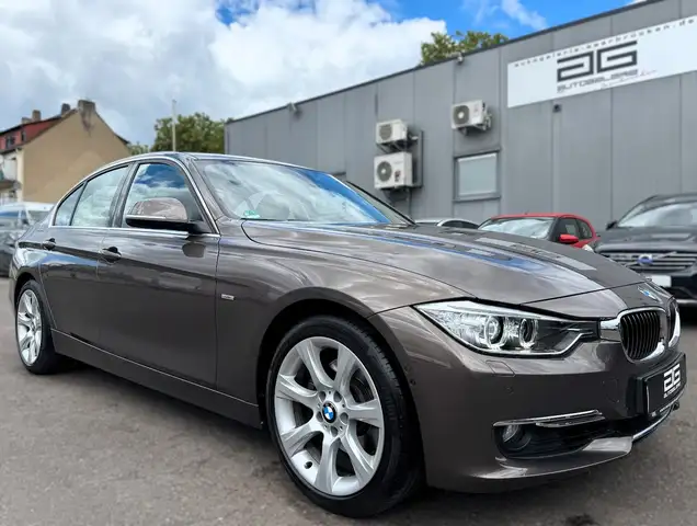 BMW 328 i Limo. Automatik *1.Hand/Navi/Vollleder/Cam*