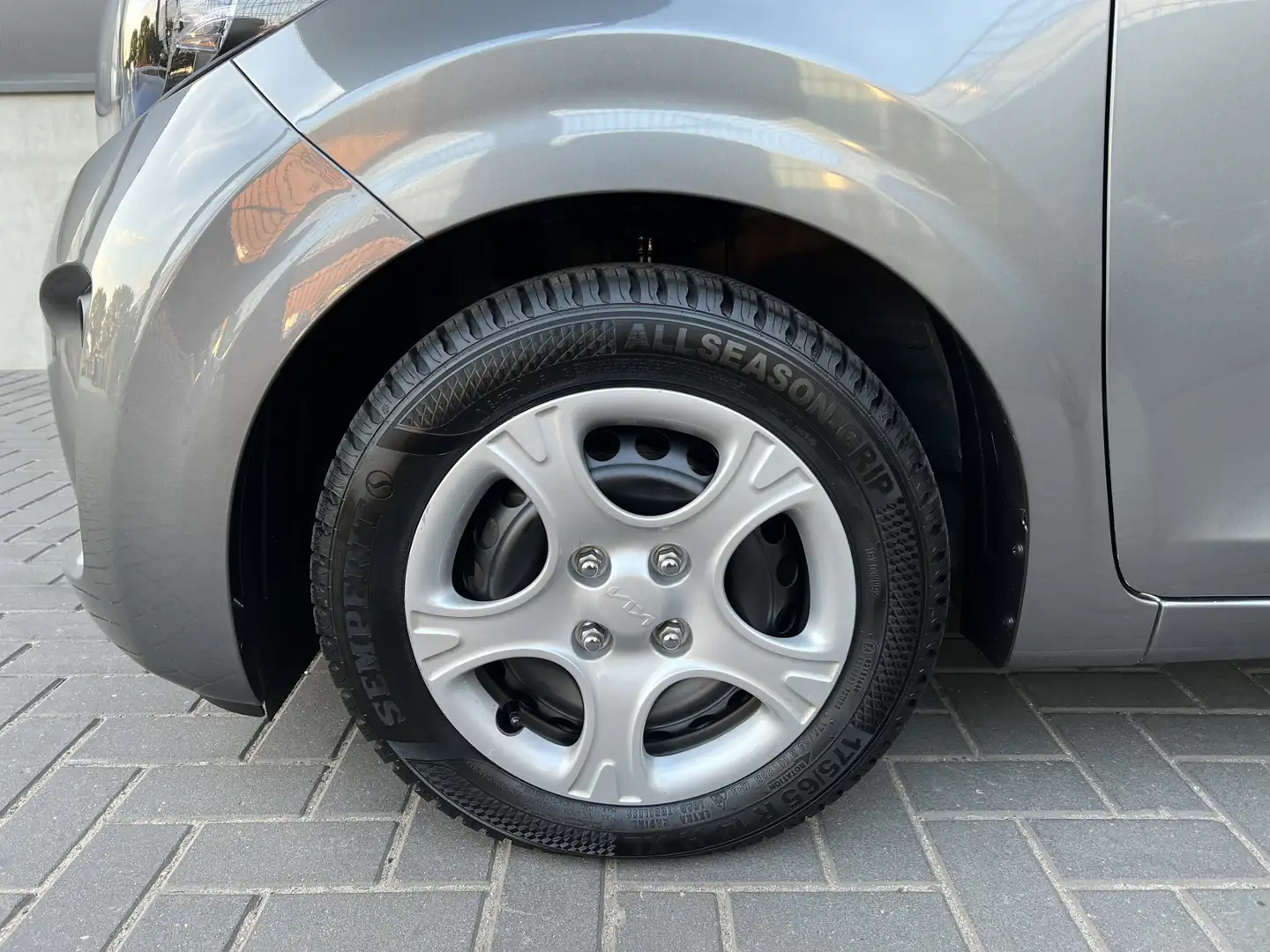 Kia Picanto 1.0 DPi DynamicLine AUTOMAAT Apple carplay, Stoel Gris - 2