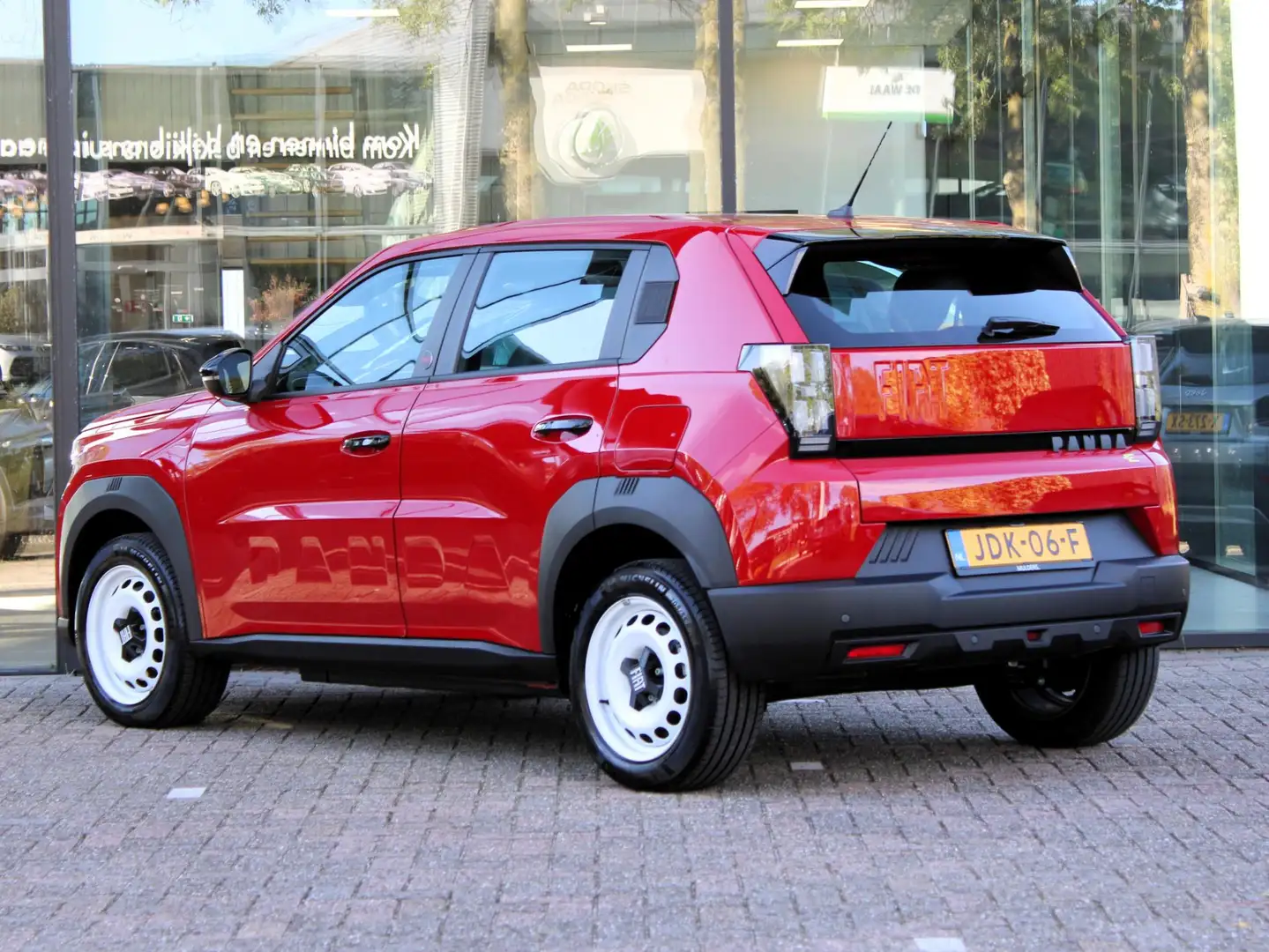 Fiat Grande Panda RED 11kW 44 kWh VOORRAAD KORTING Rood - 2