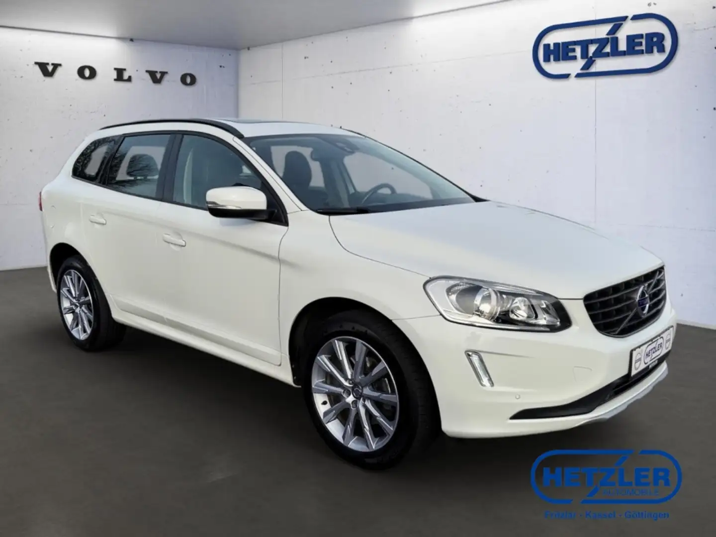Volvo XC60 Kinetic AWD El. Panodach Navi Soundsystem Sperrdif Blanc - 2