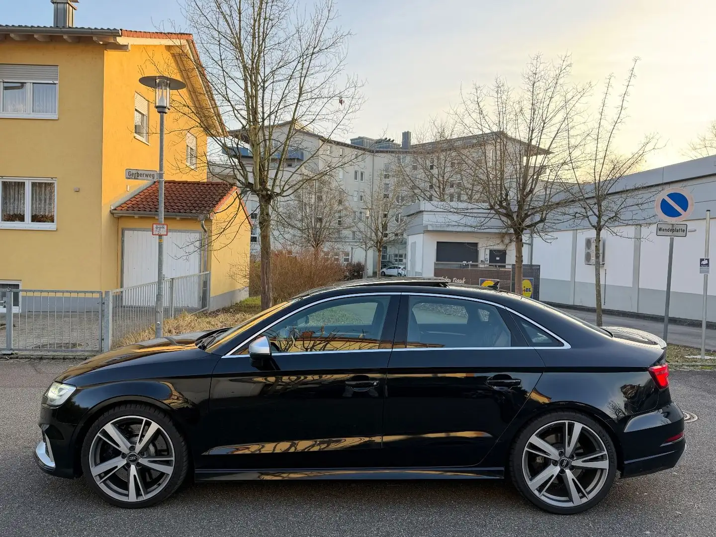 Audi RS3 Lim. 2.5 TFSI quattro TÜV NEU/VIRTUAL/PANO/ Noir - 2