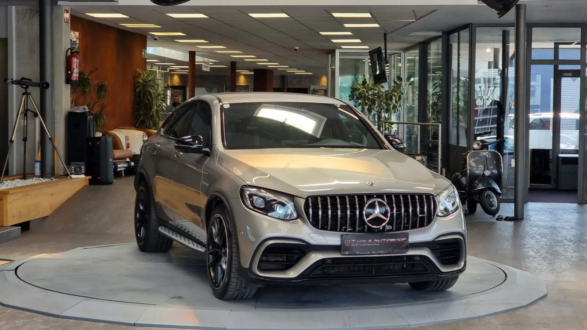 Mercedes-Benz GLC 63 AMG S Coupé 4MATIC Aut. *Burmester*360°*Navi* Grau - 2