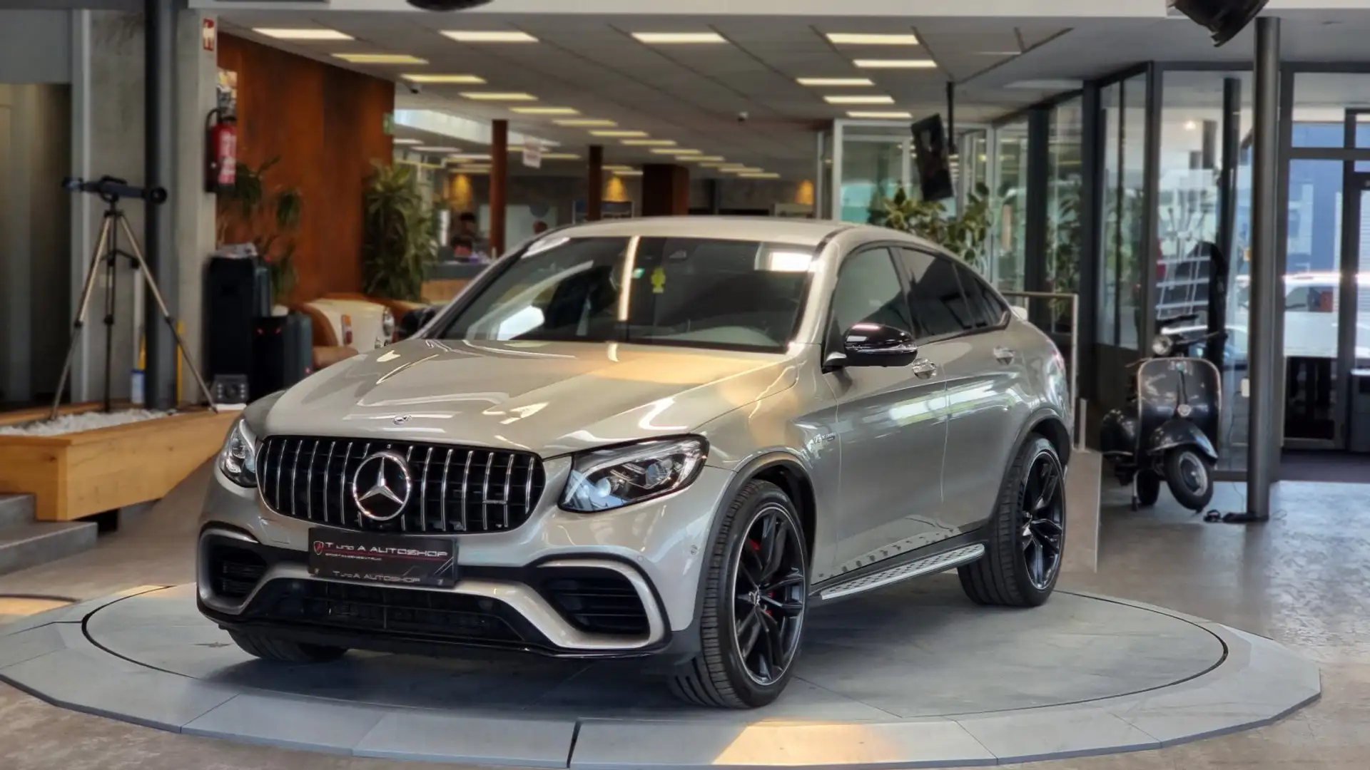 Mercedes-Benz GLC 63 AMG S Coupé 4MATIC Aut. *Burmester*360°*Navi* Grau - 1
