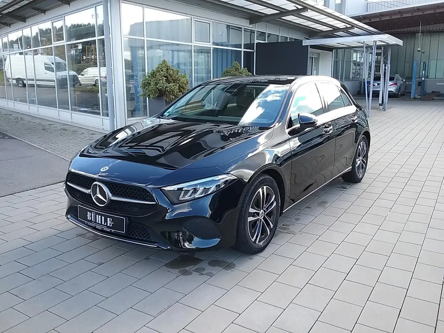 Mercedes-Benz A 180 PROGRESSIVE ADVANCED+MBUX NAVI+LED+KAMERA+WINTER-P Noir - 1