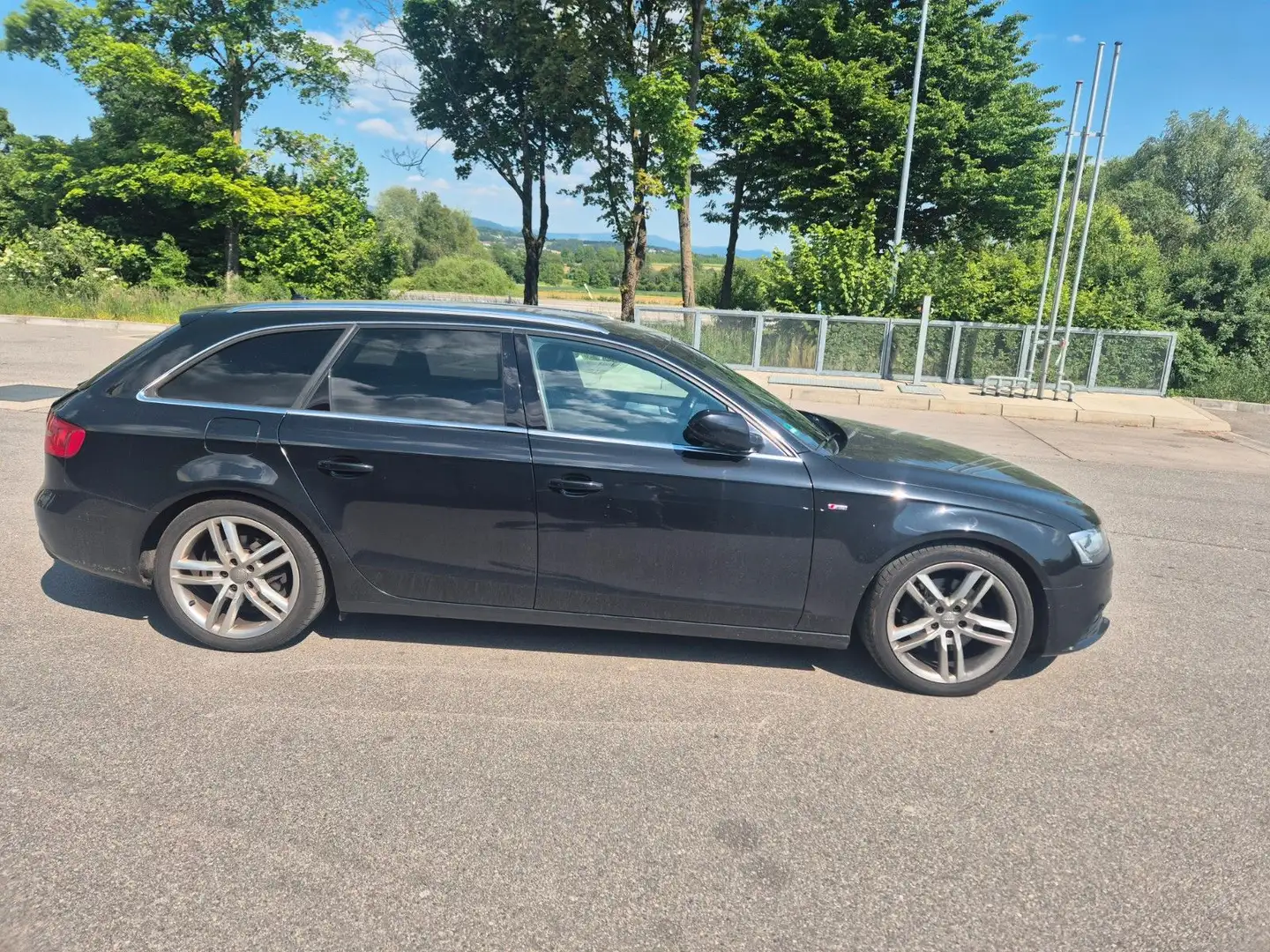 Audi A4 Avant S line Sportpaket  plus/KLIMA/SHZ/XENON Schwarz - 2