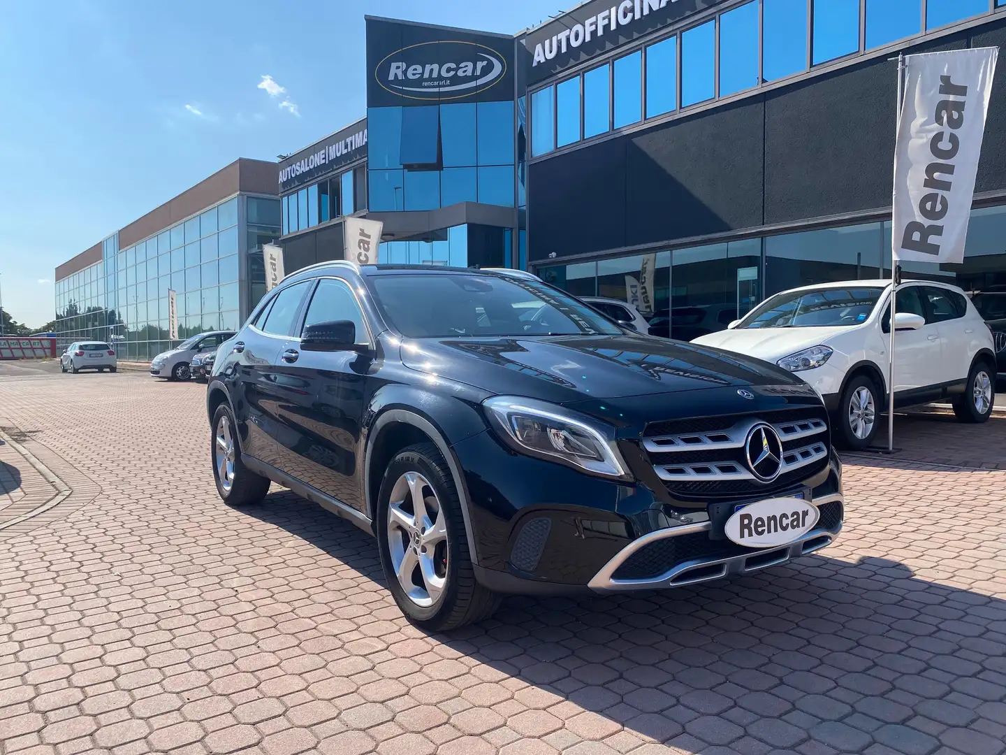 Mercedes-Benz GLA 200 GLA-X156 2017 d Sport auto Zwart - 1