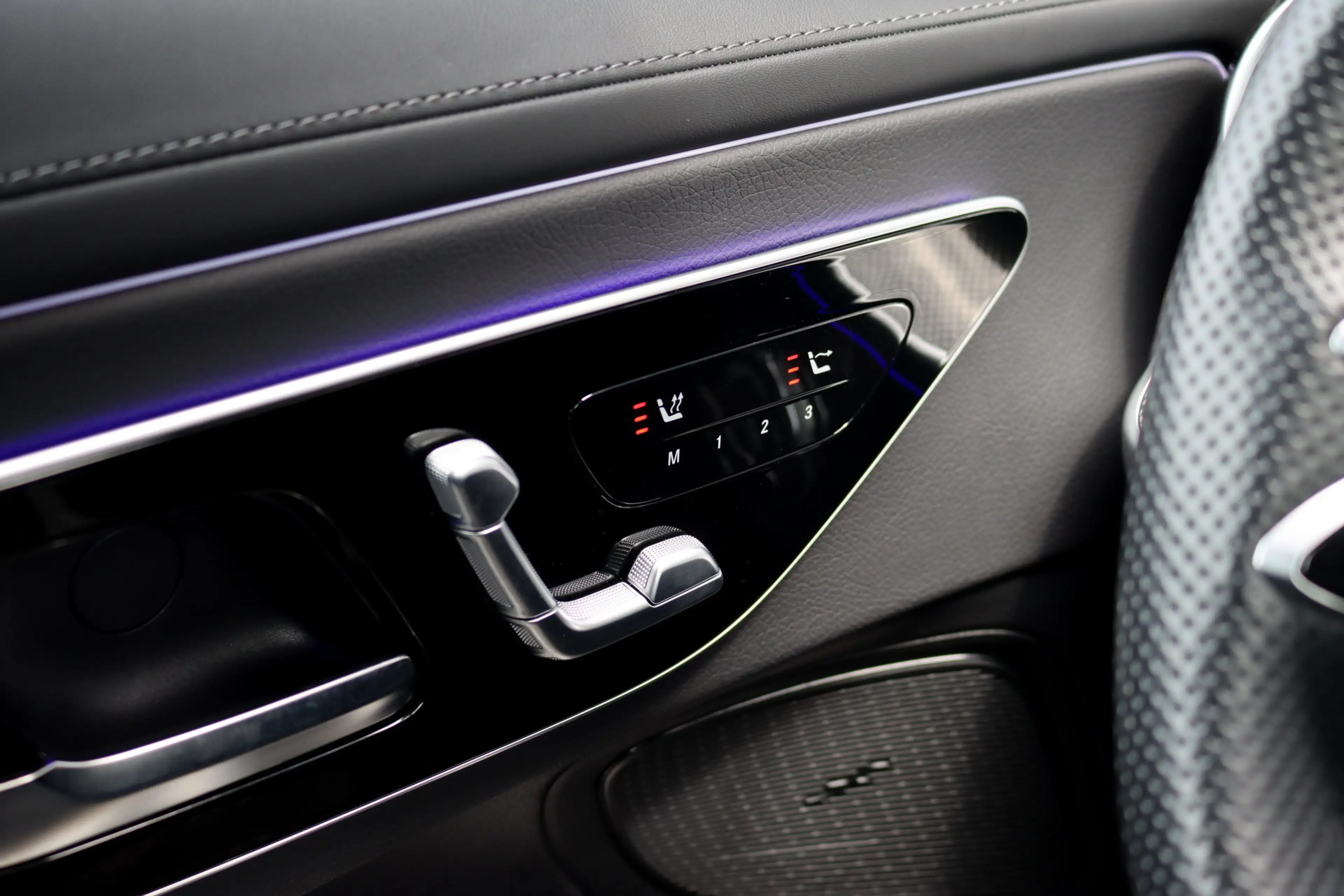 Mercedes-Benz CLE 200 Cabriolet AMG Line | Distronic | Airscarf | Memory — photo 12