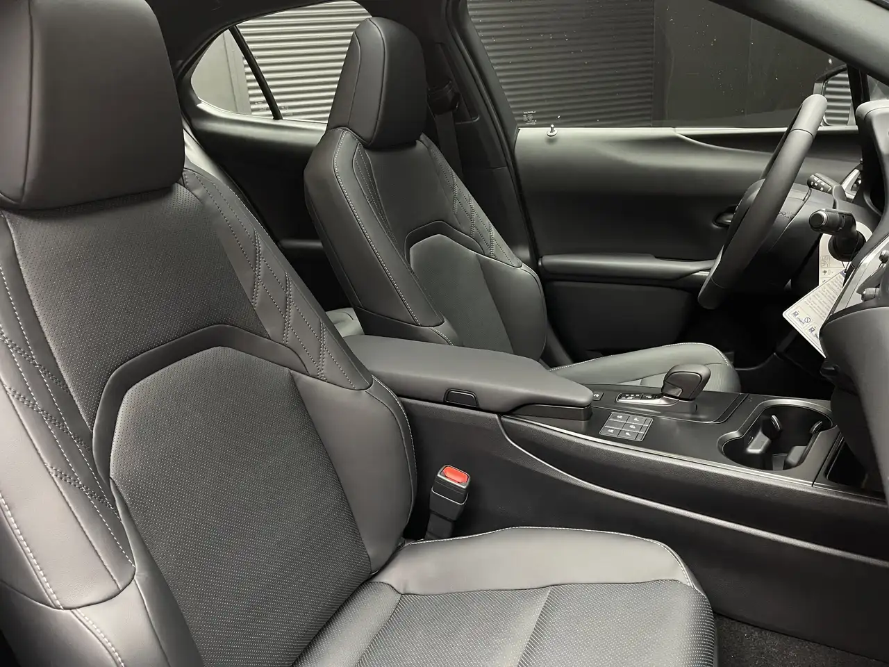 Lexus UX снимка Lexus UX
