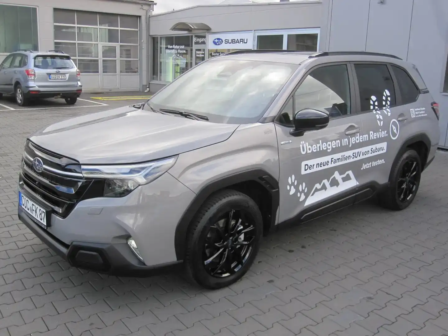 Subaru Forester 2.0ie PLATINUM*4X4*AHK 2.055KG*-7.591€*360°* Grau - 2