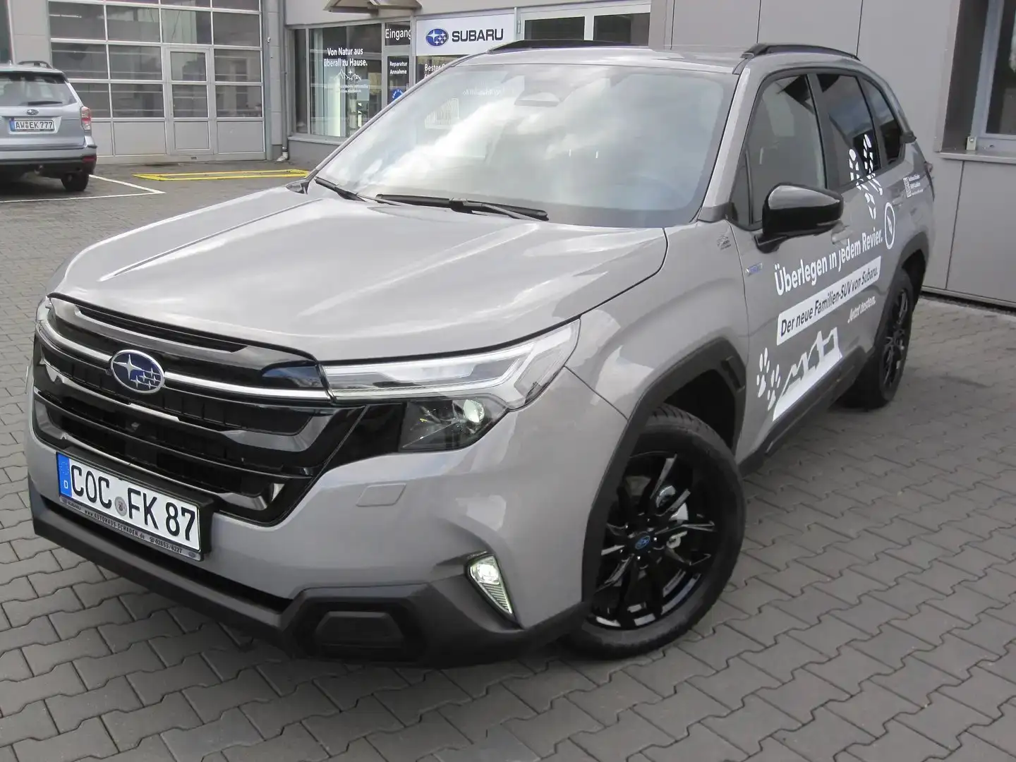 Subaru Forester 2.0ie PLATINUM*4X4*AHK 2.055KG*-7.591€*360°* Grau - 1