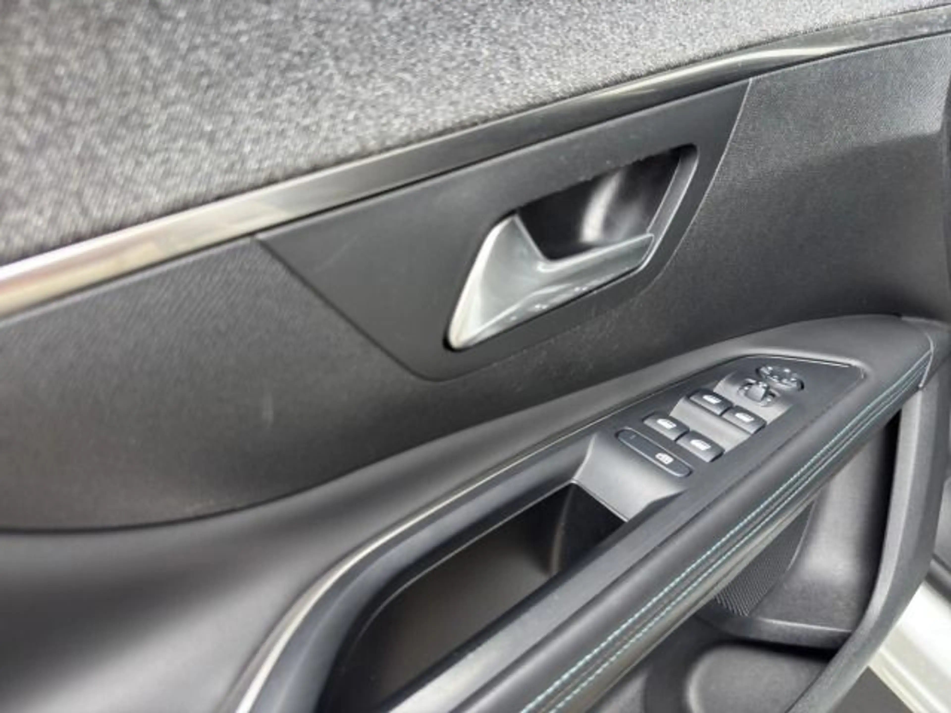 Peugeot 5008 1.5 130 CROSSWAY *7-SITZ*LED*MASS-SITZ*AHK* — photo 14