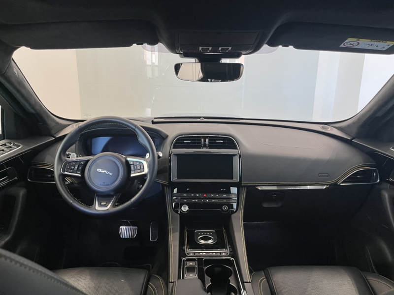 Jaguar F-Pace 30d 300 Sport AWD HUD  Meridian 360 Kamera — photo 4