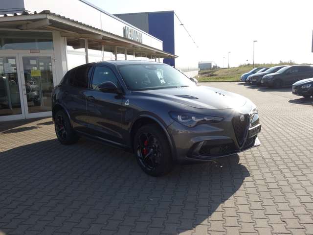 Alfa Romeo Stelvio Quadrifoglio ACC/Harman/Metallic/MatrixLED/DAB/SHZ