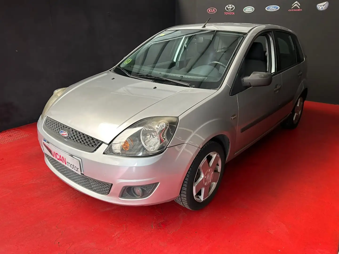 Ford Fiesta 1.40TDCi Ambiente Grau - 2