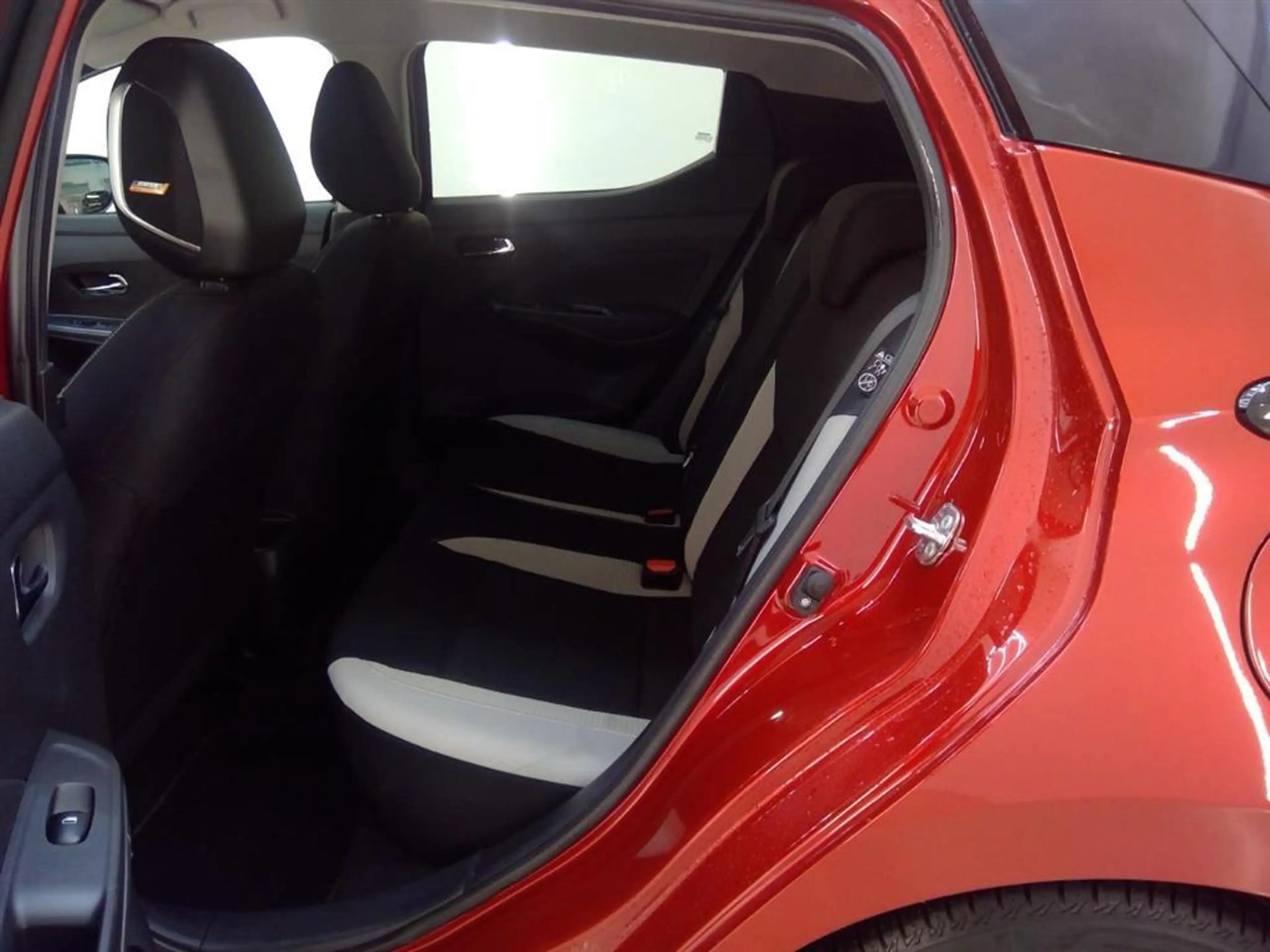 Nissan Micra 1.0 IG-T Tekna | Trekhaak | Navigatie | BOSE Audio — photo 11