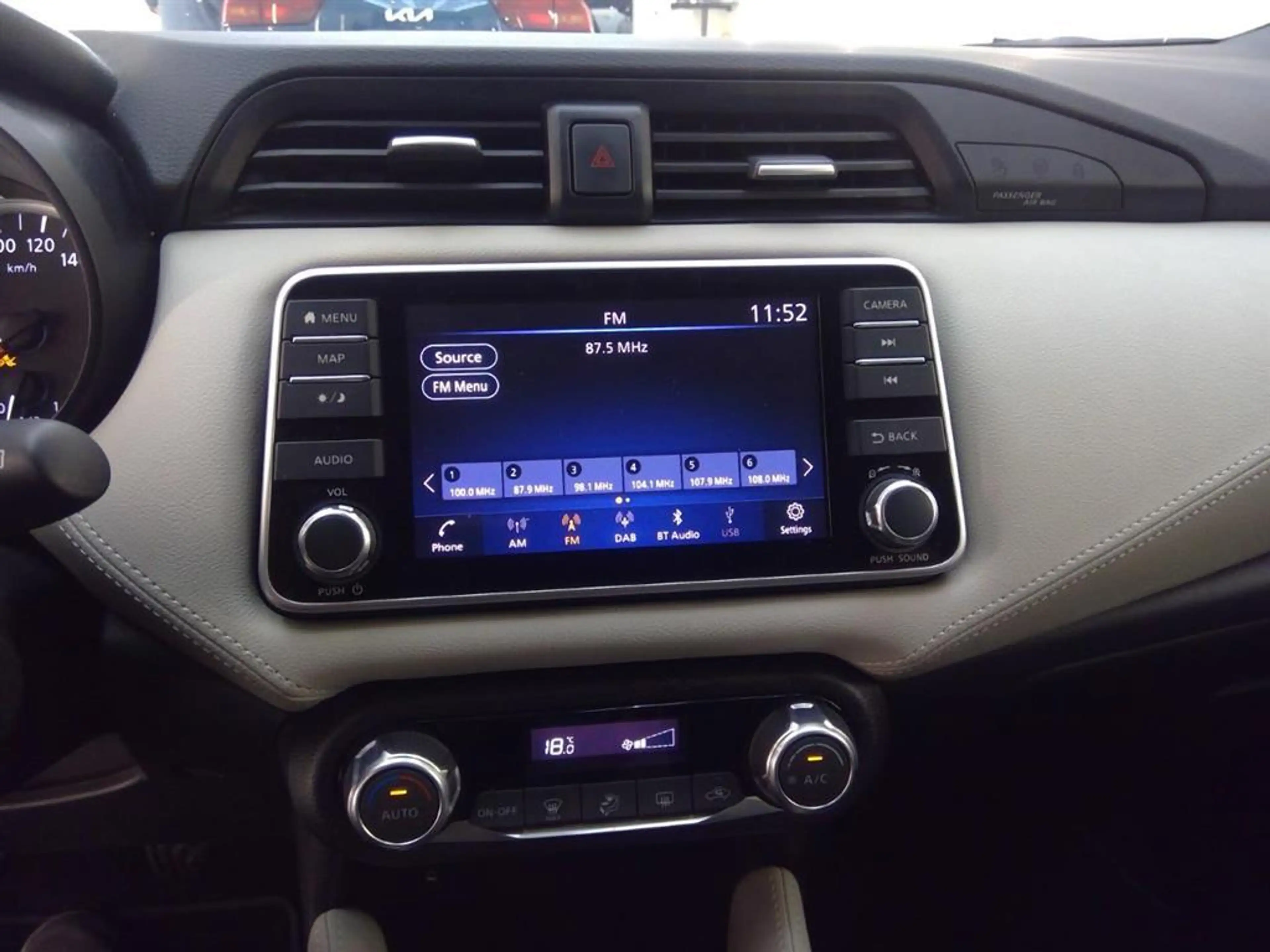 Nissan Micra 1.0 IG-T Tekna | Trekhaak | Navigatie | BOSE Audio — photo 15
