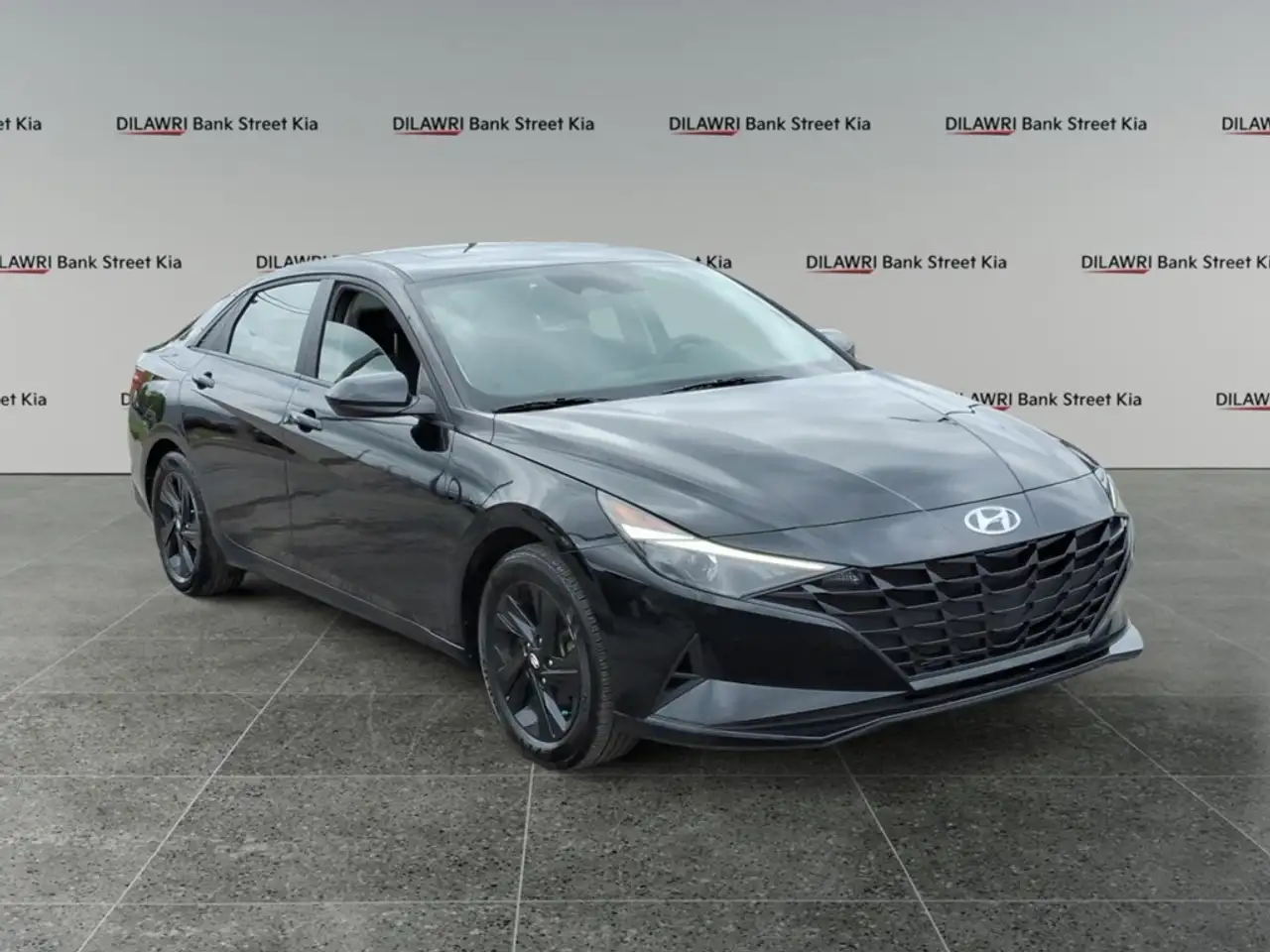 Hyundai ELANTRA photo Hyundai ELANTRA