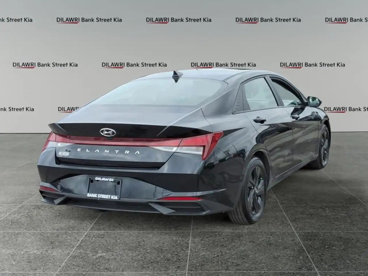 Hyundai ELANTRA photo Hyundai ELANTRA