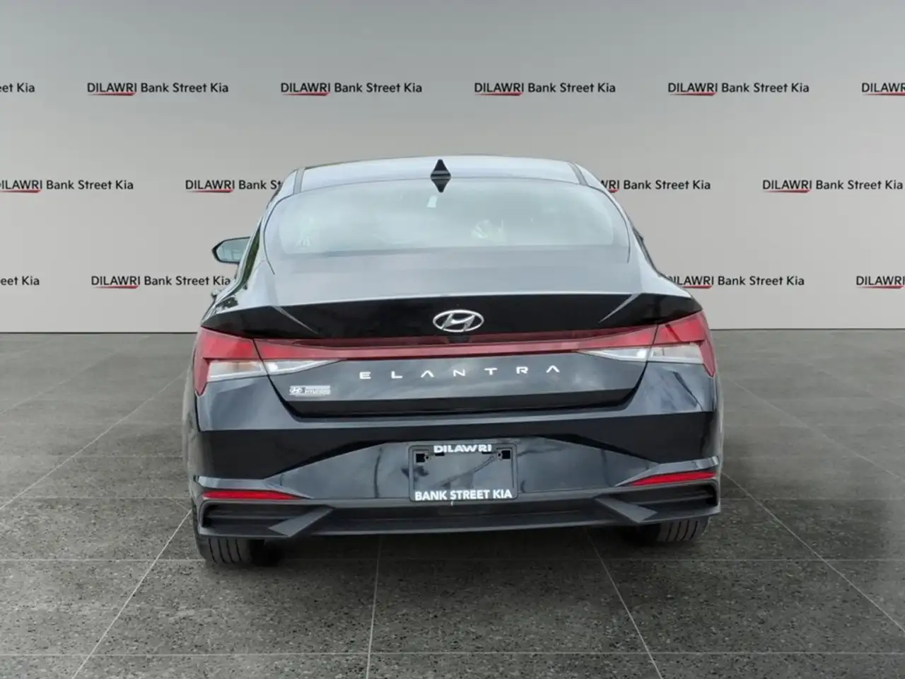 Hyundai ELANTRA photo Hyundai ELANTRA