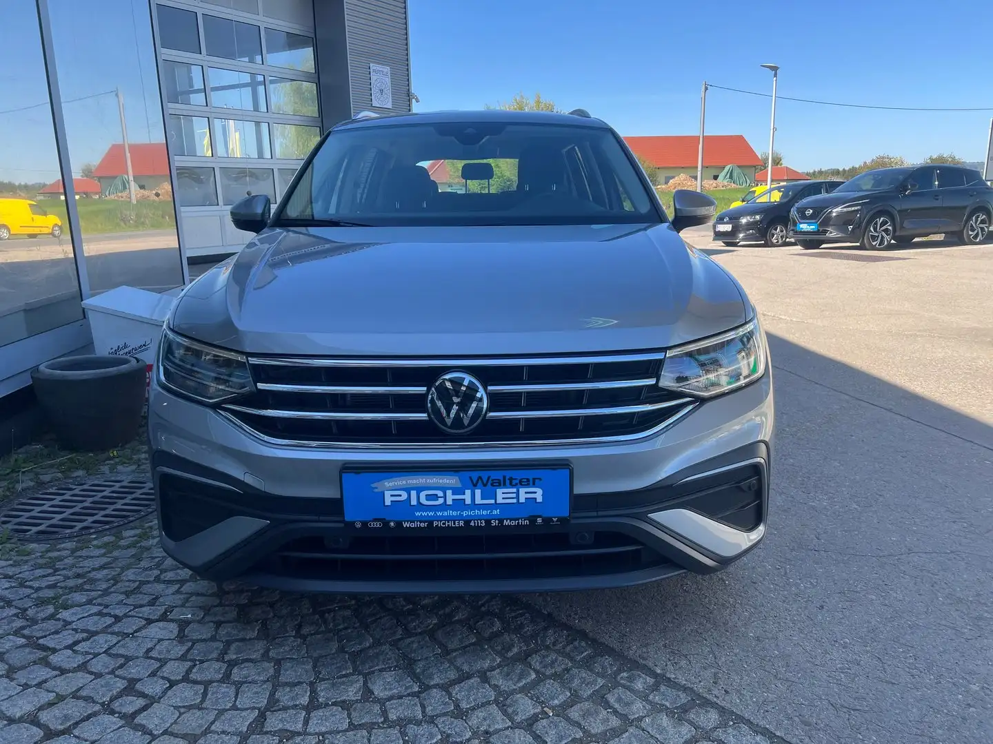 Volkswagen Tiguan Allspace Life TSI DSG Grau - 2