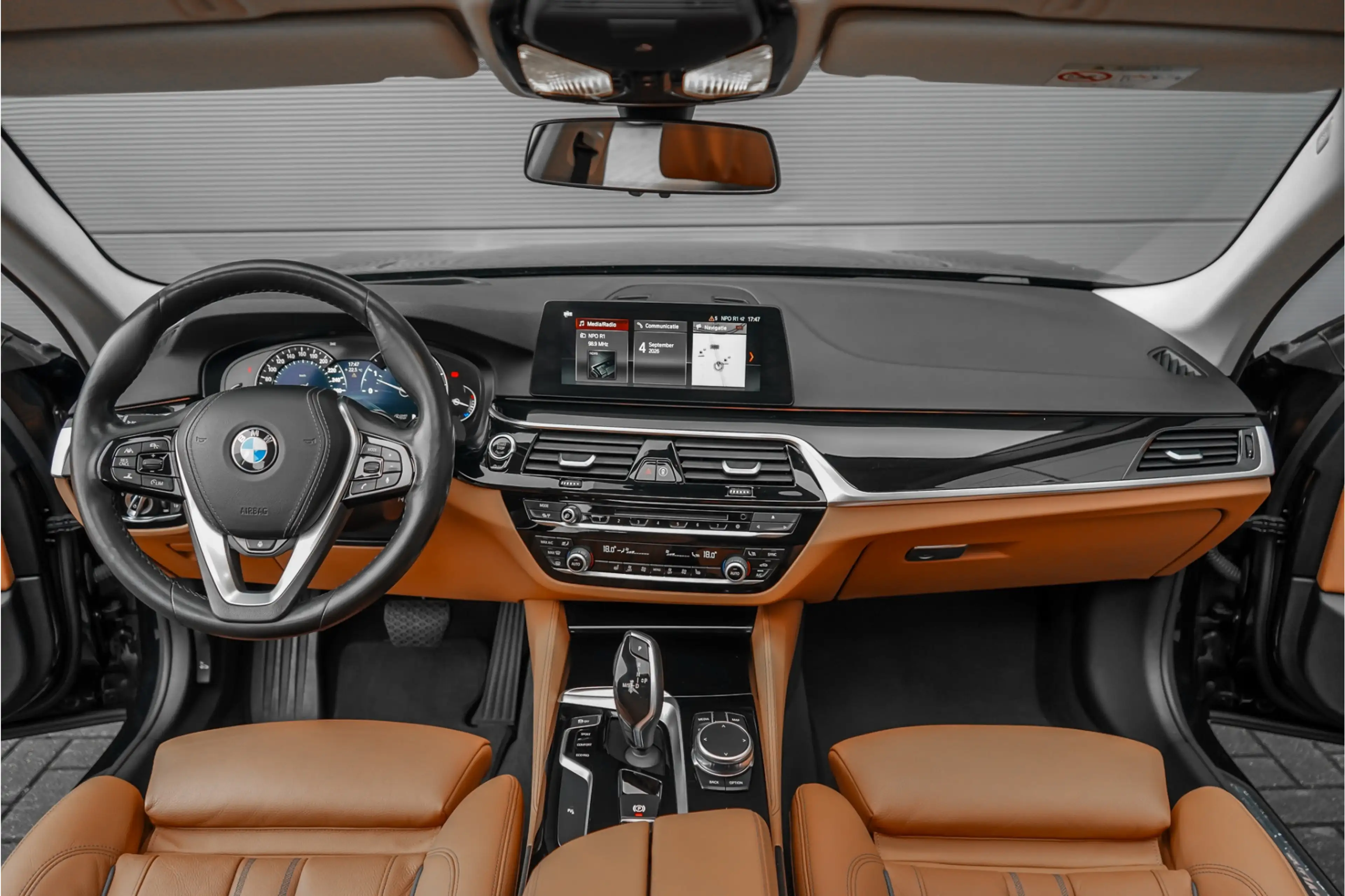 BMW 530 5-serie Touring 530i High Executive Luxury Pano Ca — photo 2