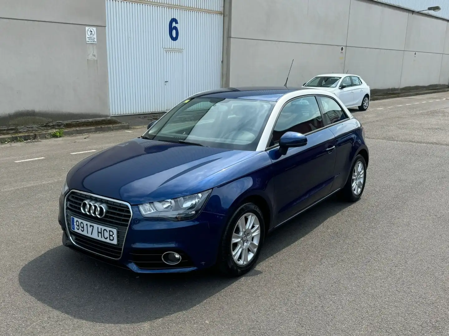 Audi A1 1.2 TFSI Attraction Blauw - 1