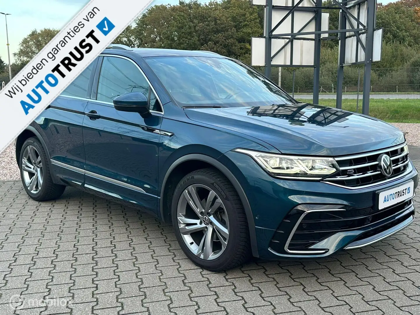 Volkswagen Tiguan 1.5 TSI 3x R-Line/PANO/Keyless/Line/IQ/ACC/2xMemor Blauw - 2