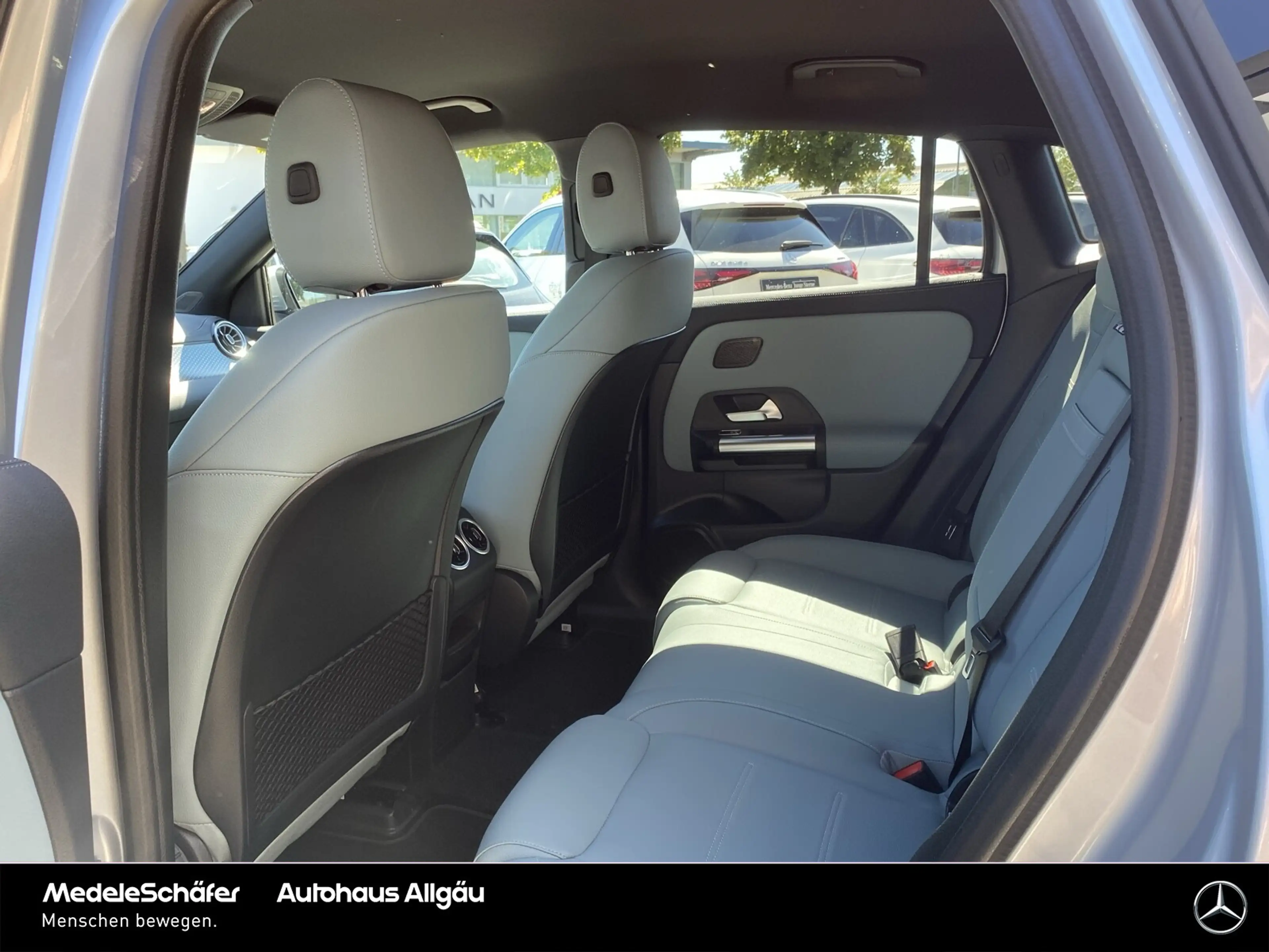 Mercedes-Benz EQA 350 EQA 350 4M AMG 19" Distronic 360°Kam KeylGO LED — photo 10