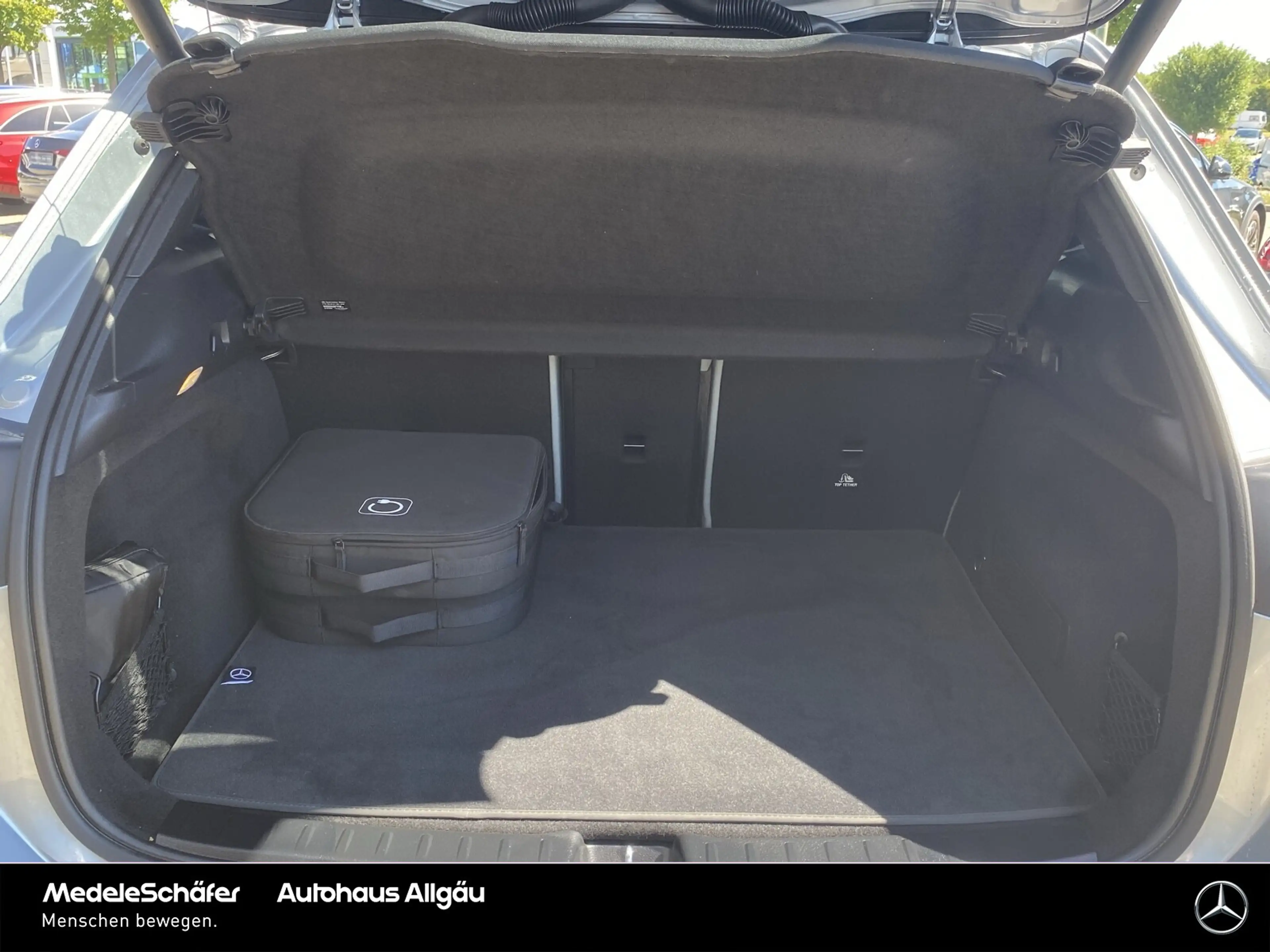 Mercedes-Benz EQA 350 EQA 350 4M AMG 19" Distronic 360°Kam KeylGO LED — photo 12
