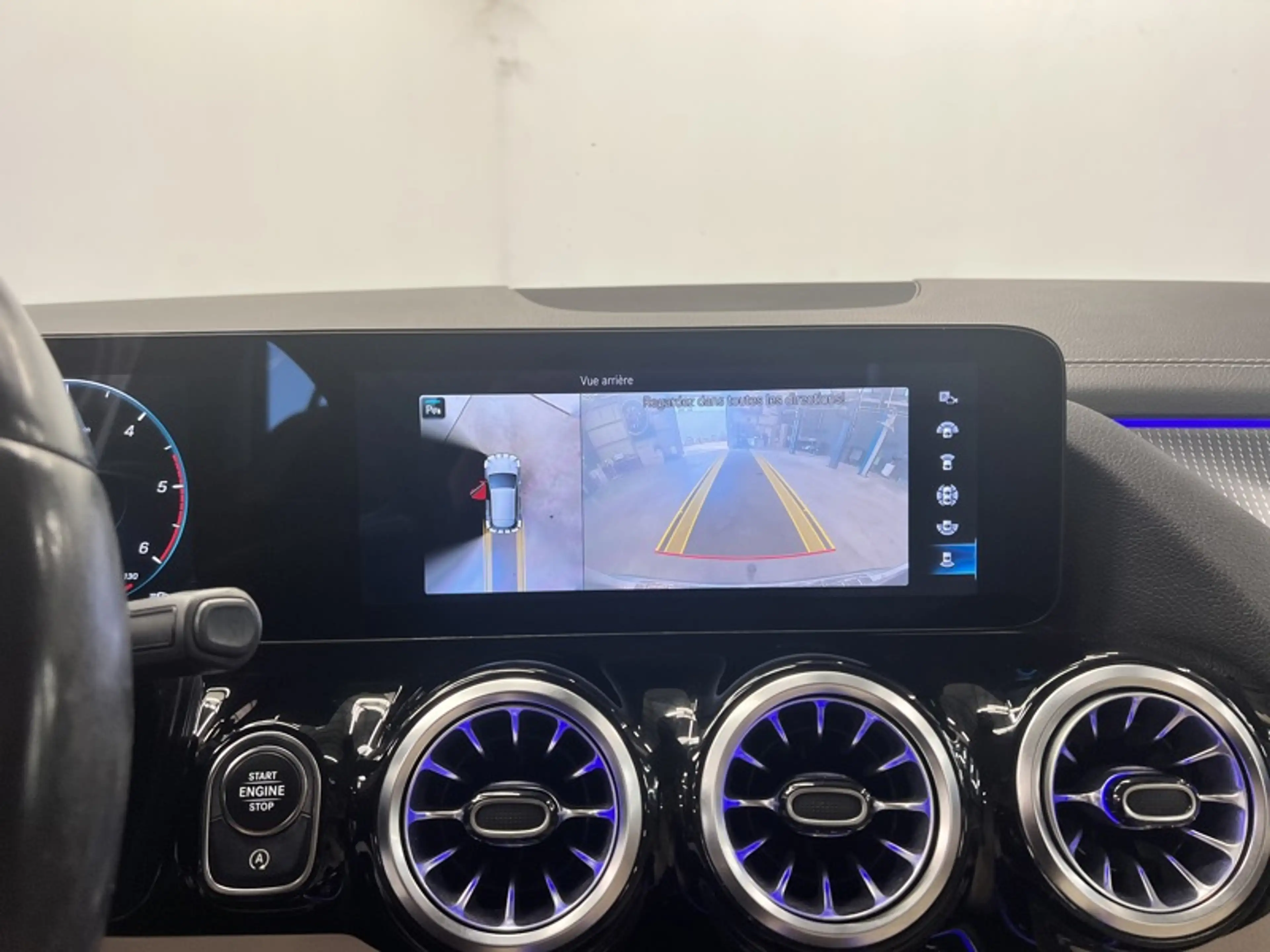 Mercedes-Benz GLA 200 d Luxury Line Attelage — photo 12