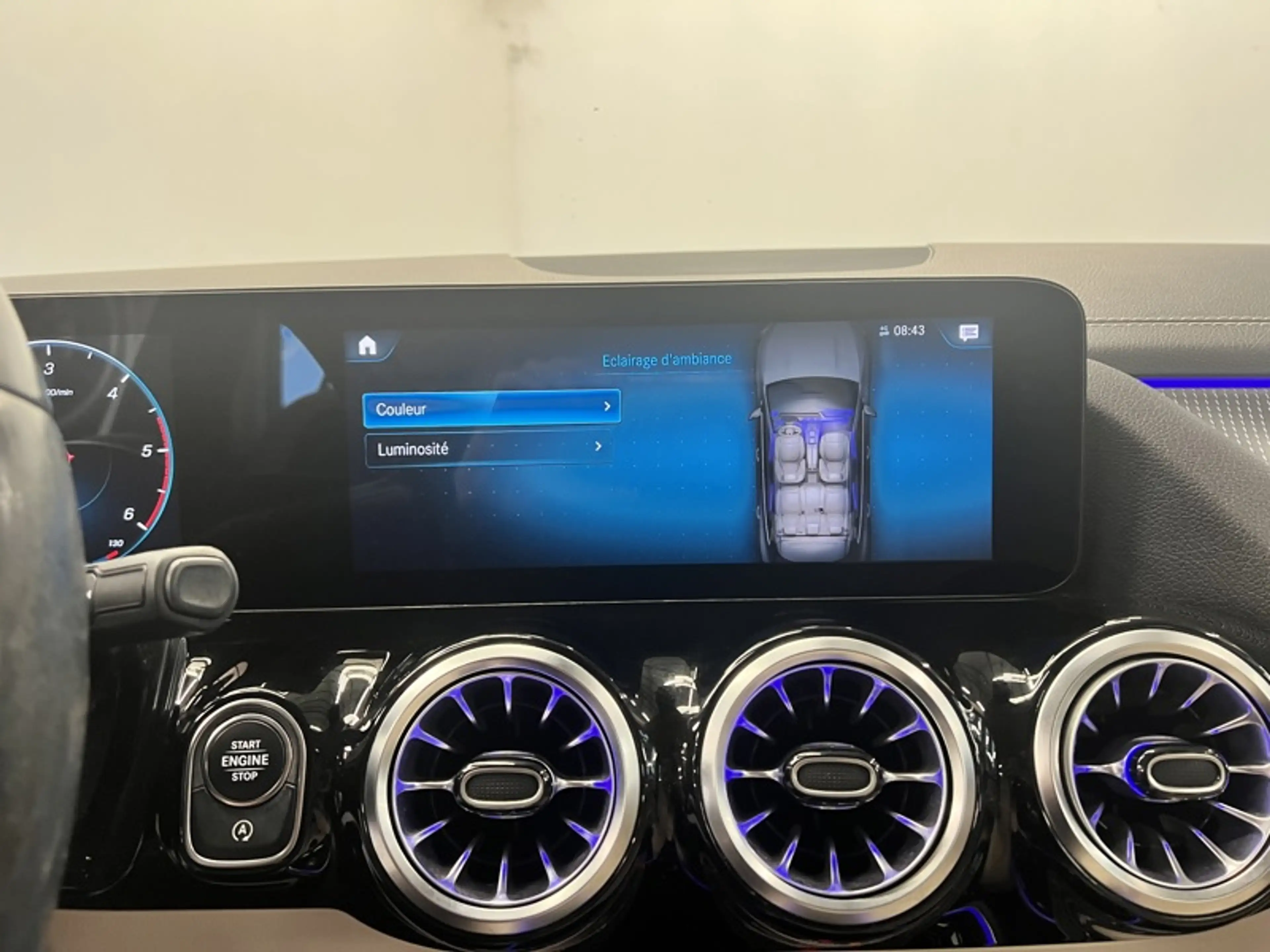 Mercedes-Benz GLA 200 d Luxury Line Attelage — photo 15