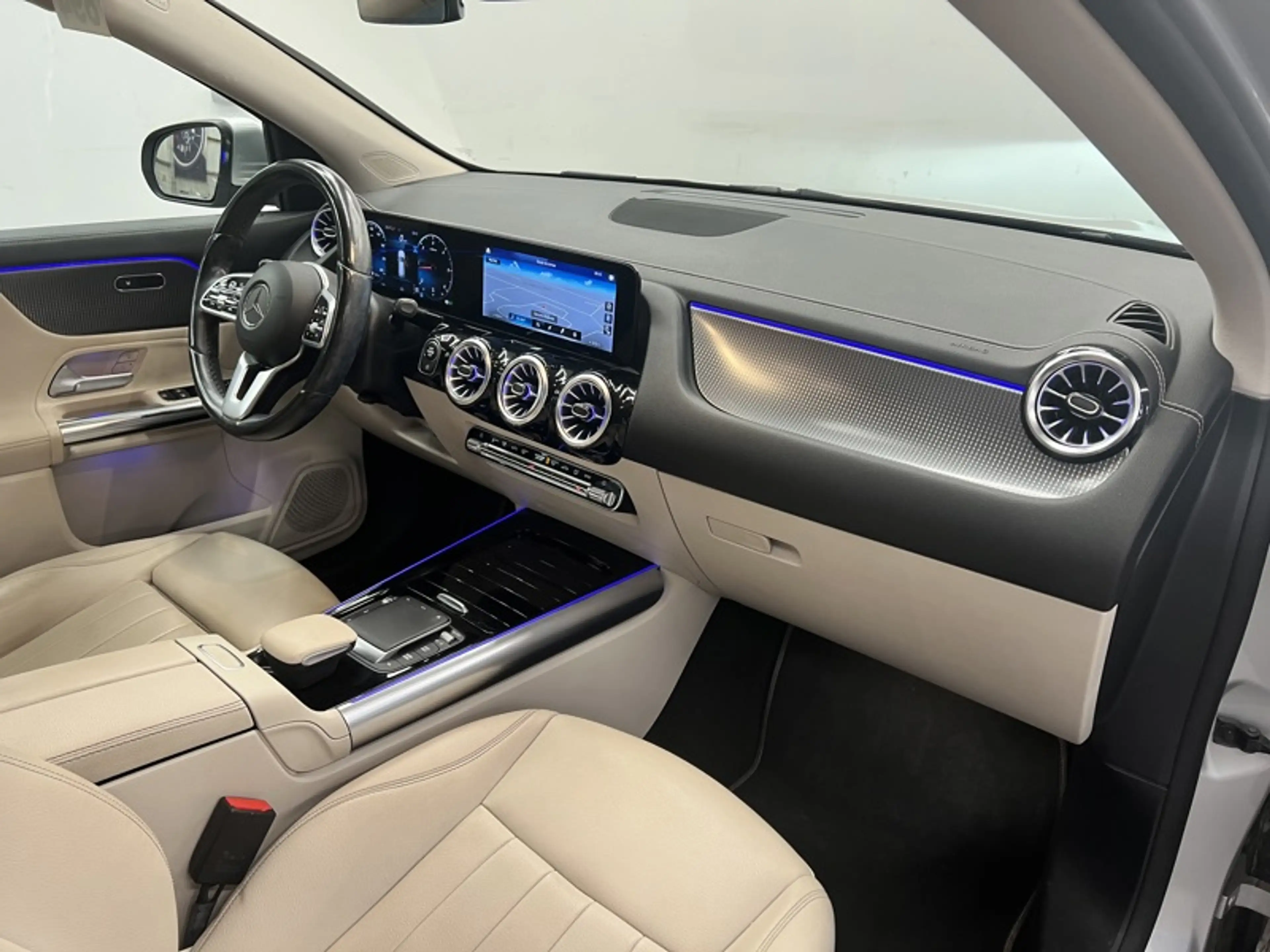 Mercedes-Benz GLA 200 d Luxury Line Attelage — photo 6