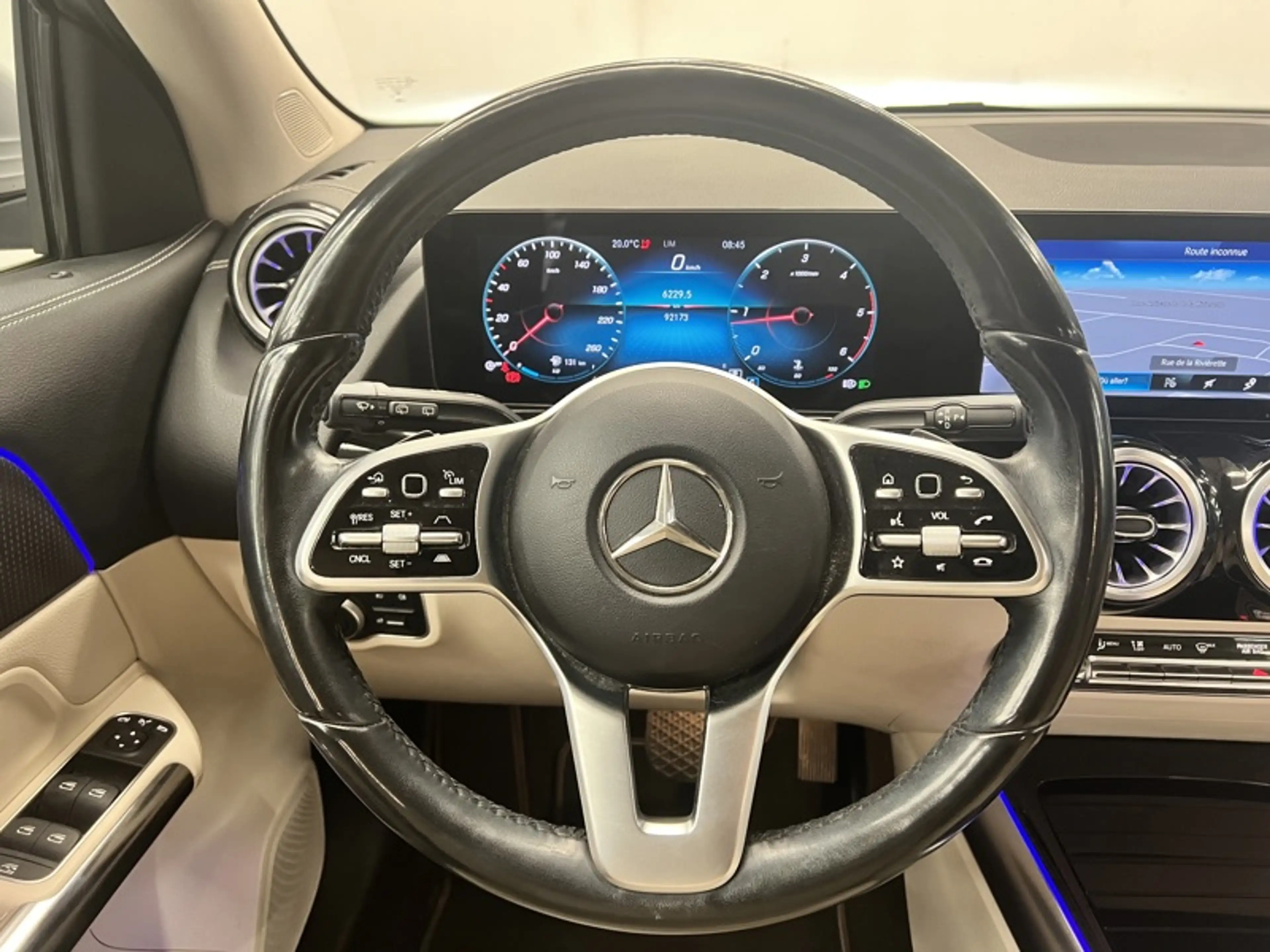 Mercedes-Benz GLA 200 d Luxury Line Attelage — photo 3
