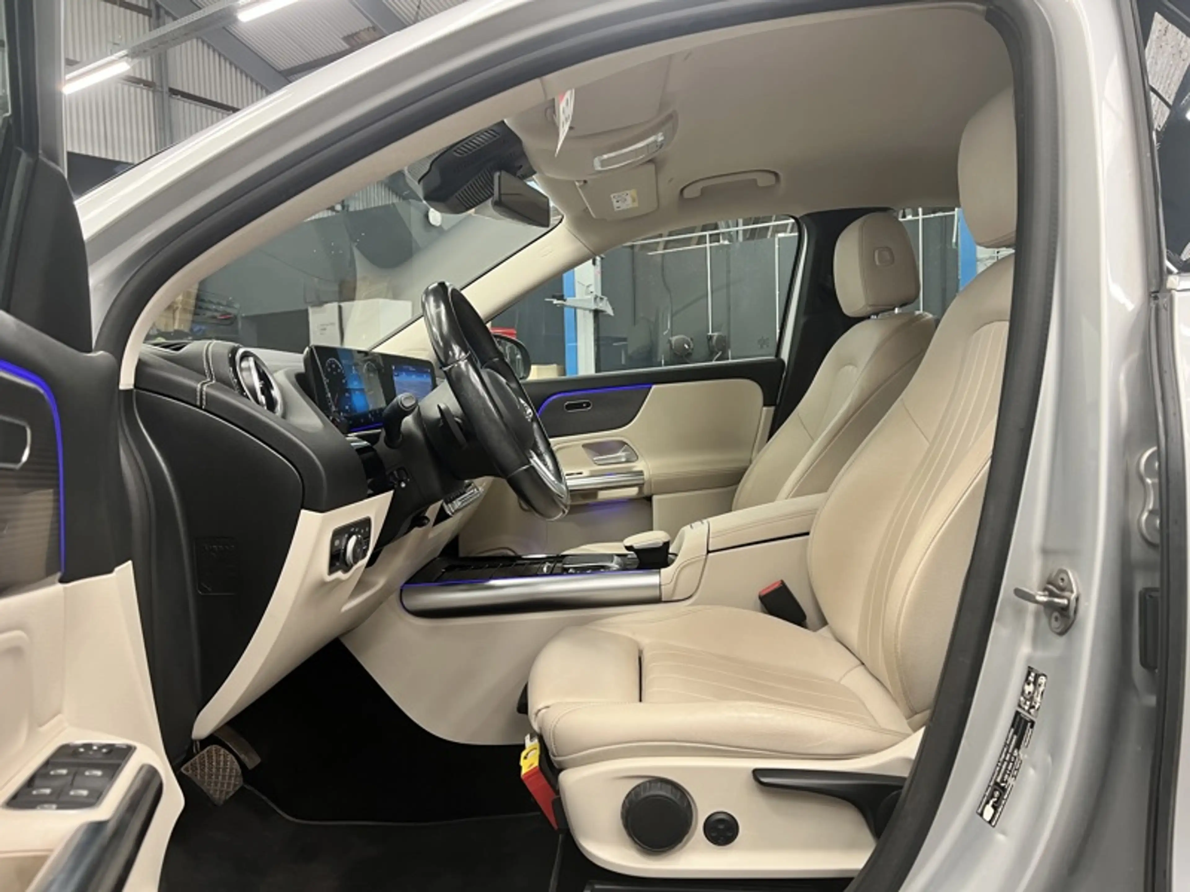 Mercedes-Benz GLA 200 d Luxury Line Attelage — photo 9