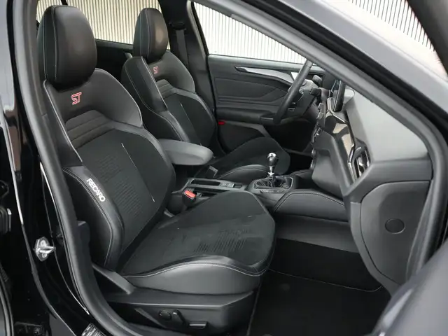 Ford Focus view 13