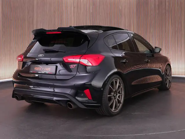 Ford Focus view 2