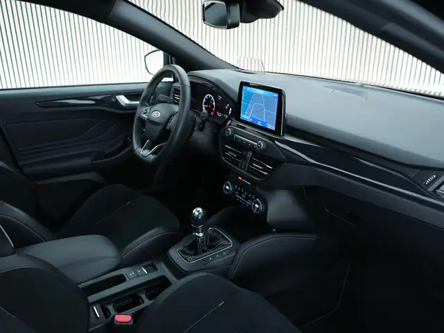 Ford Focus view 8