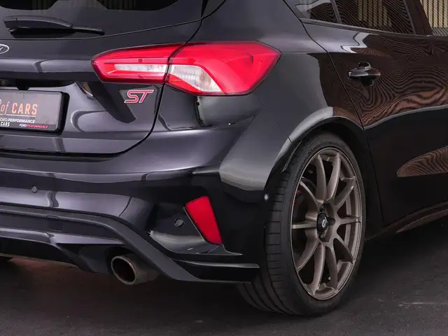 Ford Focus view 12