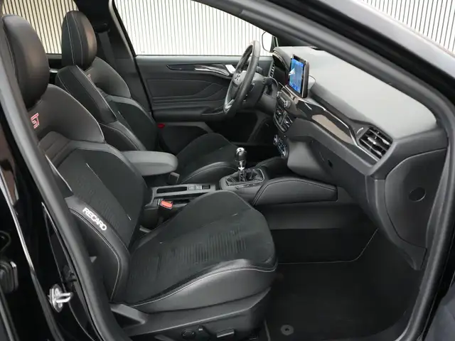 Ford Focus view 9